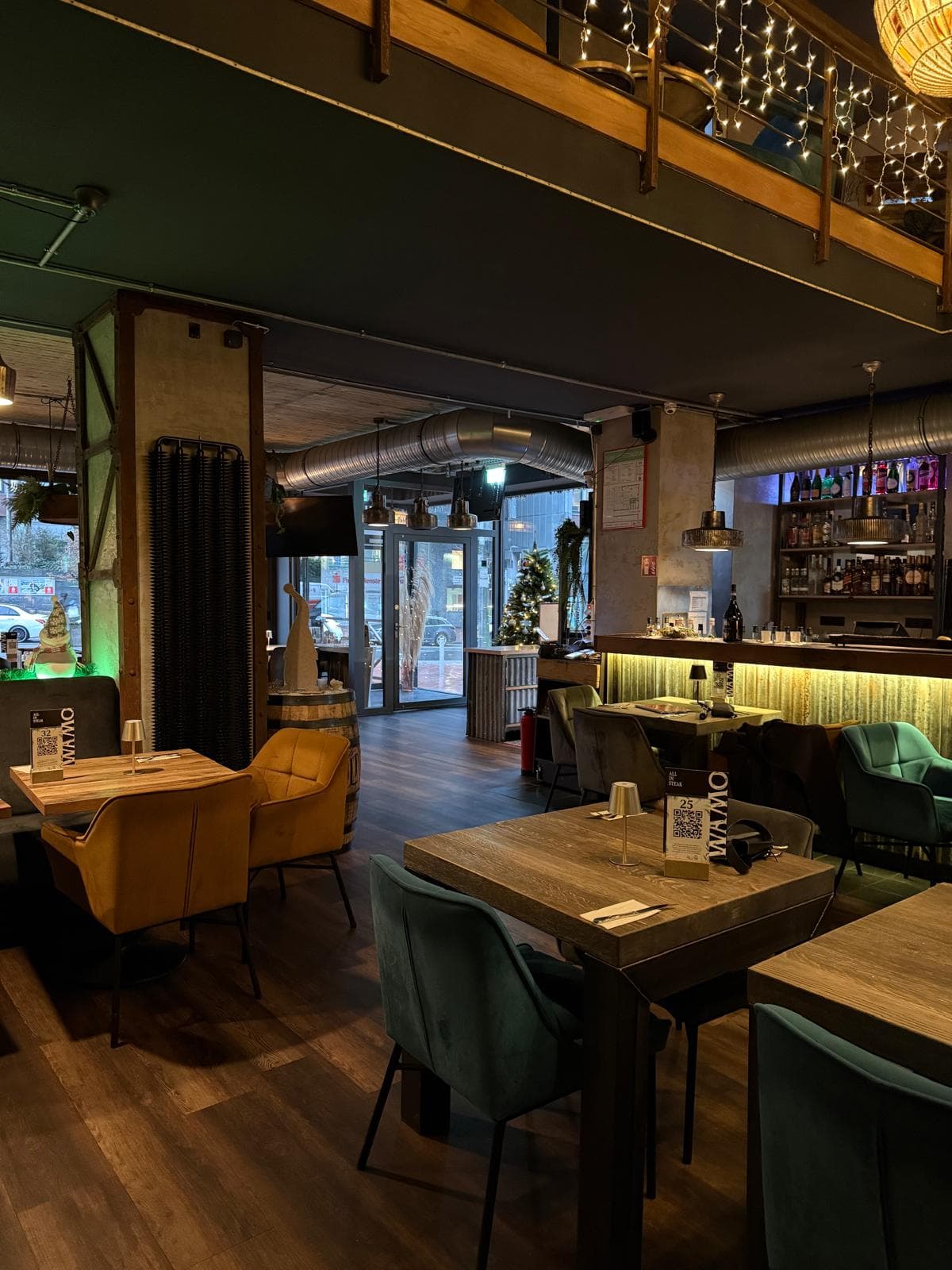 Eingangsbereich mit Bar